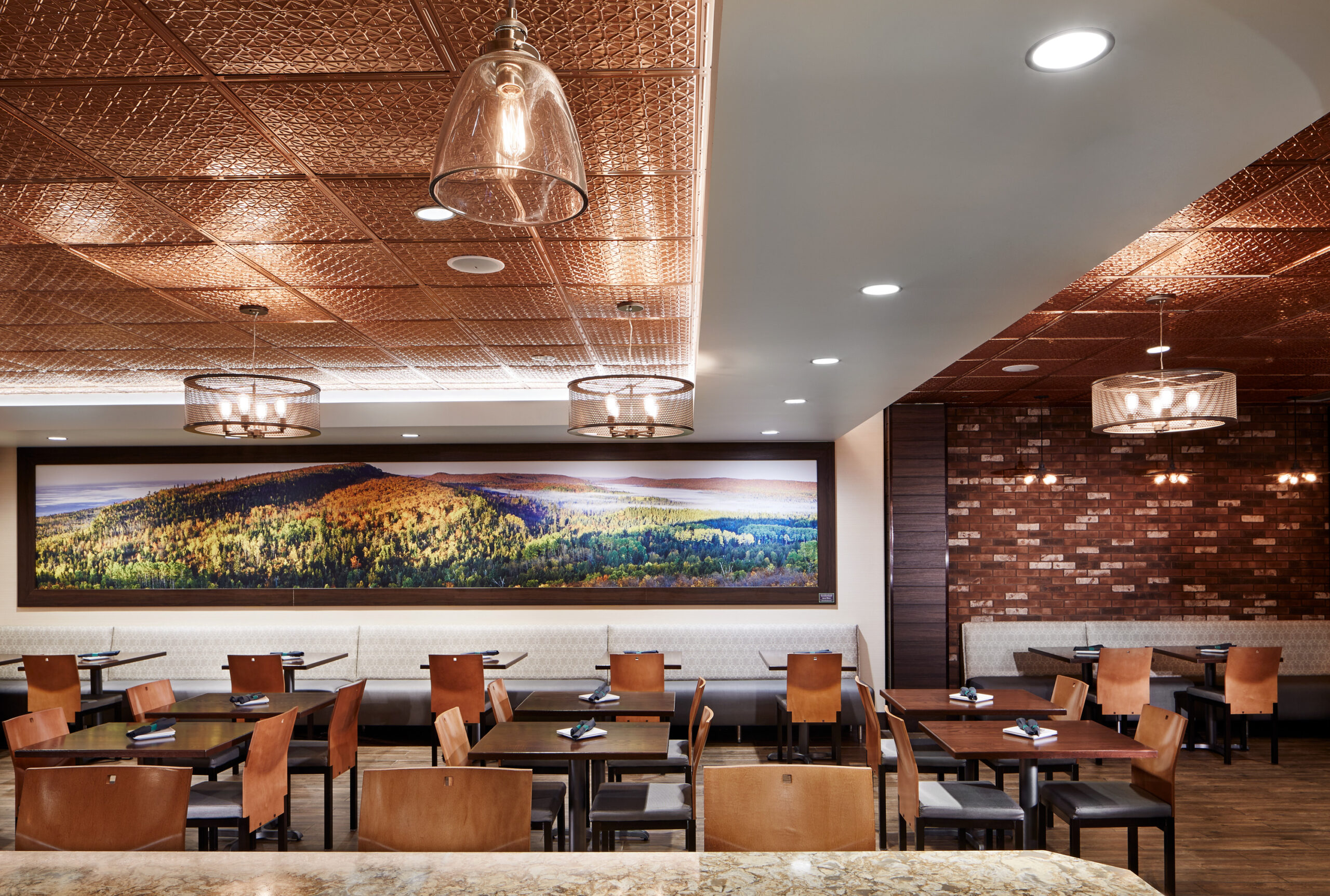 LoLo American Kitchen & Craft Bar